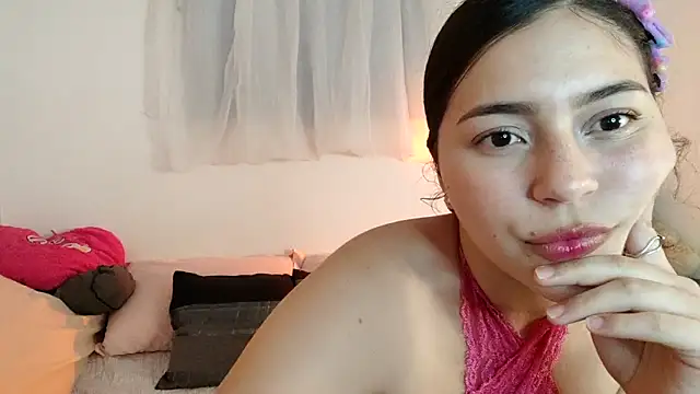 Snapshot of MollyG18 chatting on 20, 11, 2025 MollyG18 online show from 20, 11, 2025