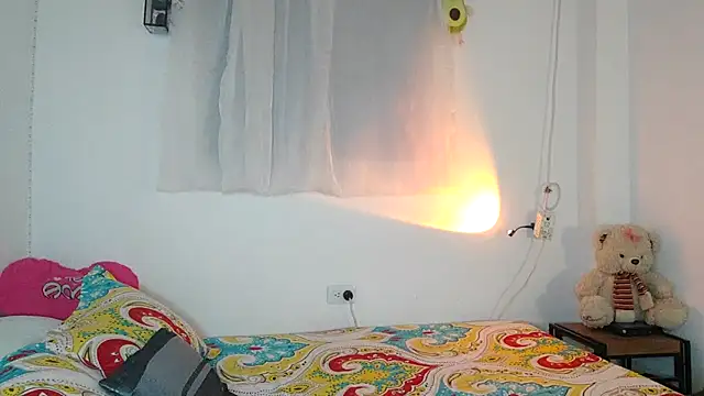 Snapshot of MollyG18 chatting on 14, 2, 2026 MollyG18 online show from 14, 2, 2026