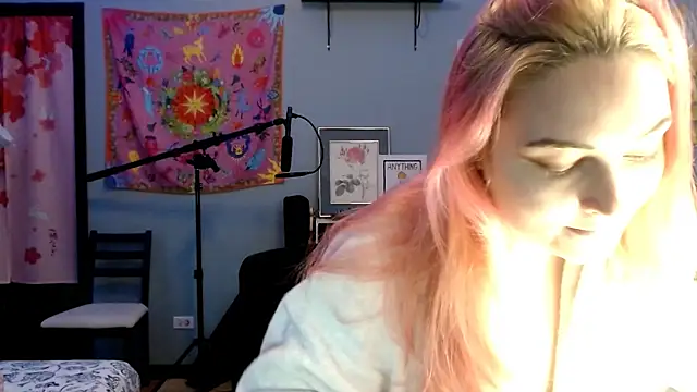 JenniferGwen online show from 13, 2, 2025