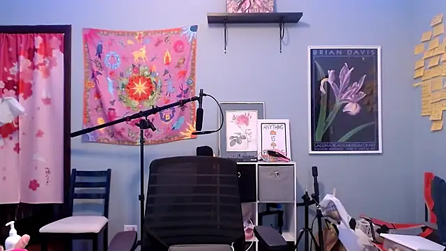 JenniferGwen online show from 14, 2, 2025