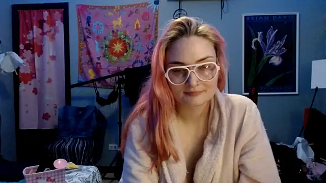 JenniferGwen online show from 27, 2, 2025
