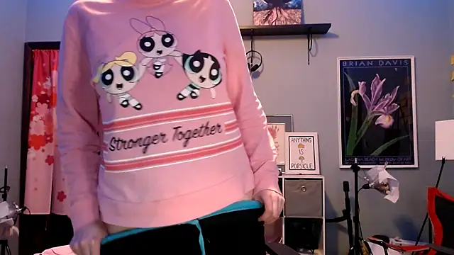 JenniferGwen online show from 5, 3, 2025