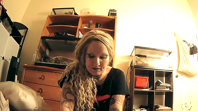 dejadeloree online show from 5, 2, 2025