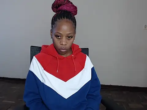 Snapshot of QUEENMANDYY chatting on 28, 7, 2026 QUEENMANDYY online show from 28, 7, 2026