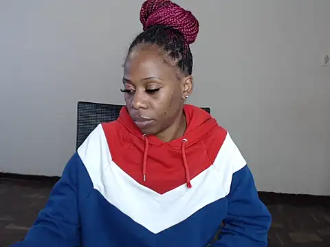 Snapshot of QUEENMANDYY chatting on 28, 7, 2026 QUEENMANDYY online show from 28, 7, 2026