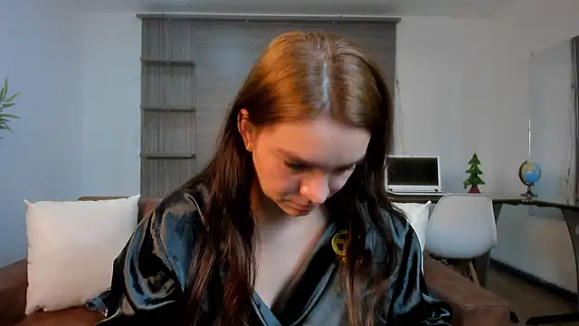 miataylorr1 online show from 13, 12, 2024