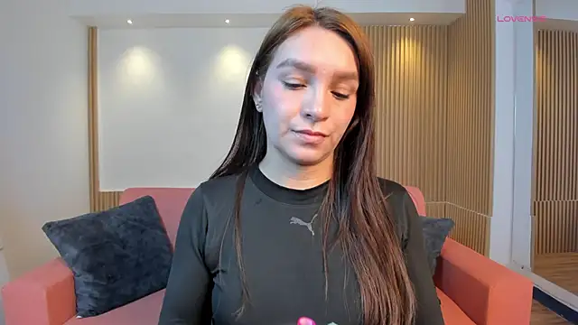 miataylorr1 online show from 17, 12, 2024