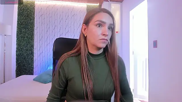 miataylorr1 online show from 15, 10, 2025