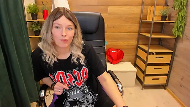 Snapshot of _fiona_Love chatting on 10, 2, 2025 fiona Love online show from 10, 2, 2025