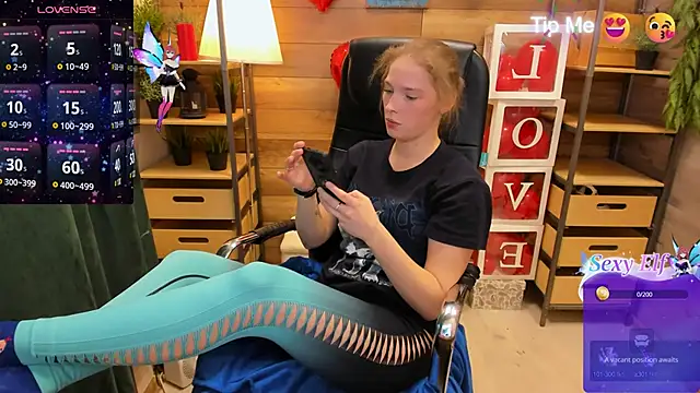Snapshot of _fiona_Love chatting on 2, 3, 2025 fiona Love online show from 2, 3, 2025