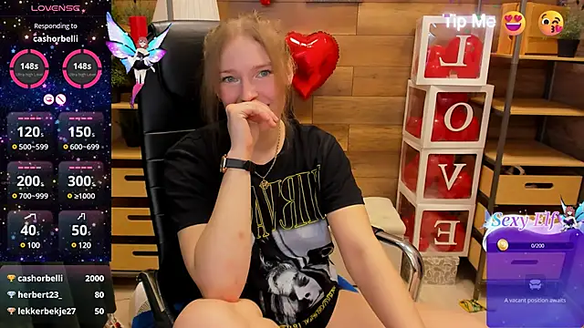 Snapshot of _fiona_Love chatting on 11, 3, 2025 fiona Love online show from 11, 3, 2025