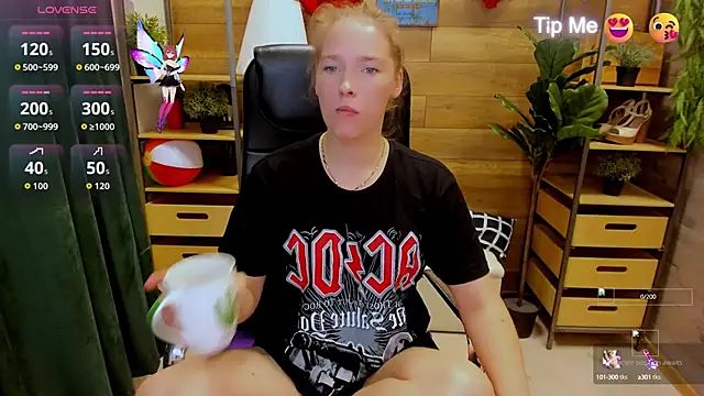 Snapshot of _fiona_Love chatting on 3, 10, 2025 fiona Love online show from 3, 10, 2025