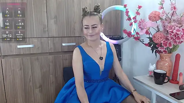 magenta maturr online show from 6, 10, 2025