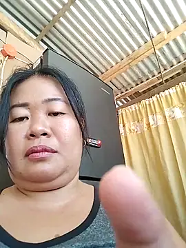 Snapshot of lickmepussy21 chatting on 4, 5, 2026 lickmepussy21 online show from 4, 5, 2026