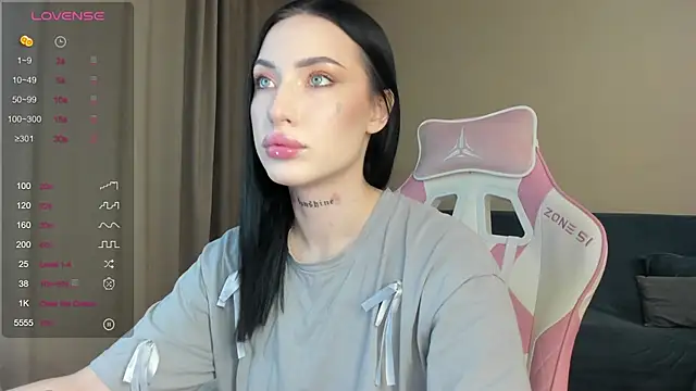 JenniferQueen11 online show from 18, 12, 2024