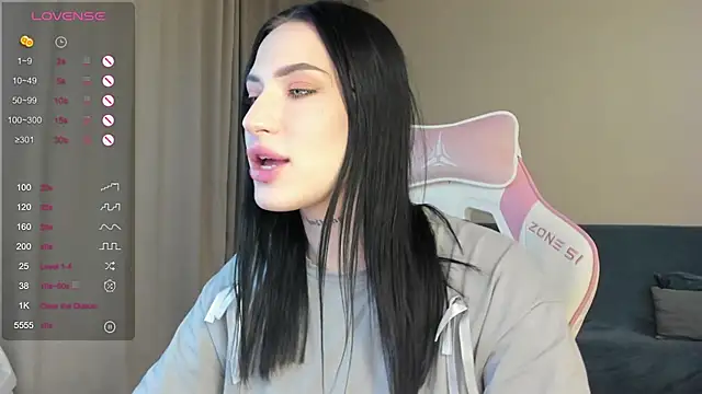 JenniferQueen11 online show from 18, 12, 2024