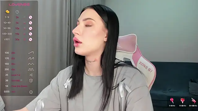 JenniferQueen11 online show from 18, 12, 2024
