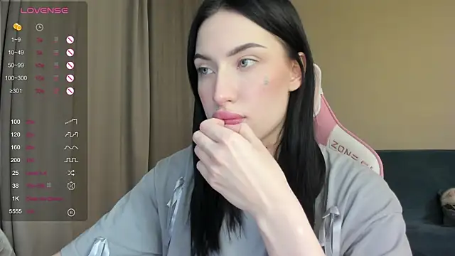 JenniferQueen11 online show from 22, 12, 2024