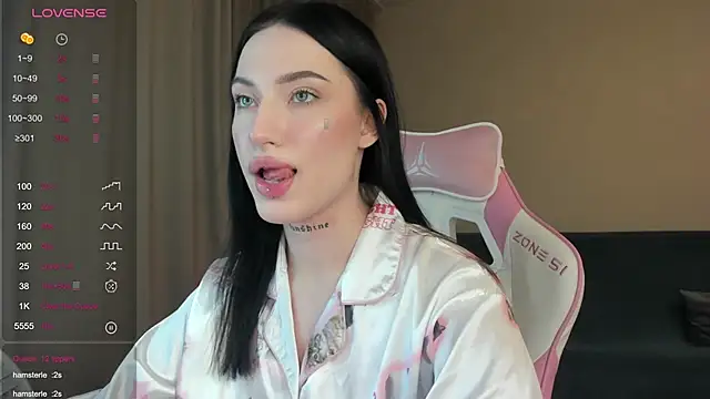 JenniferQueen11 online show from 25, 12, 2024