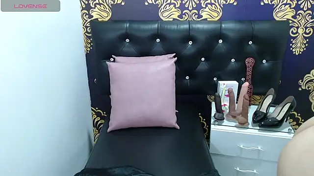 Snapshot of greatASS_Latina chatting on 7, 10, 2025 greatASS Latina online show from 7, 10, 2025