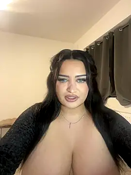 Snapshot of EmiliaPetrova chatting on 16, 11, 2025 EmiliaPetrova online show from 16, 11, 2025