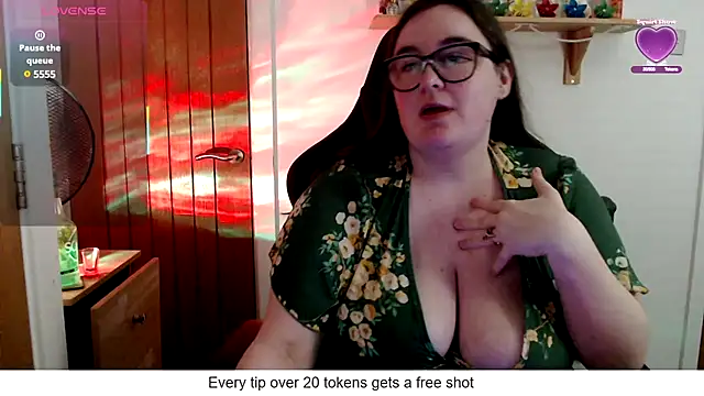 Snapshot of Rebecca_Summer chatting on 3, 5, 2026 Rebecca Summer online show from 3, 5, 2026