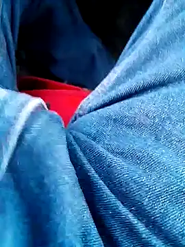 Snapshot of feet_toes chatting on 21, 2, 2025 feet toes online show from 21, 2, 2025