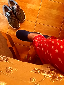 Snapshot of feet_toes chatting on 31, 10, 2025 feet toes online show from 31, 10, 2025