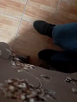 Snapshot of feet_toes chatting on 6, 11, 2025 feet toes online show from 6, 11, 2025