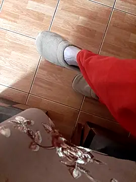 Snapshot of feet_toes chatting on 20, 11, 2025 feet toes online show from 20, 11, 2025