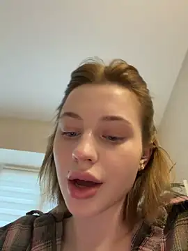 Snapshot of Camilla_Railian chatting on 4, 4, 2026 Camilla Railian online show from 4, 4, 2026