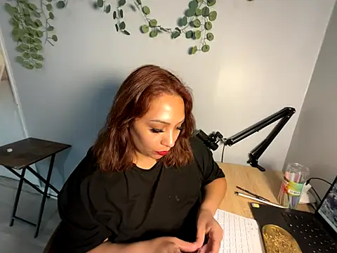 linalooove online show from 11, 9, 2025