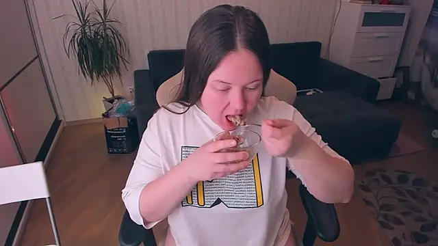 Jessica Rubatte online show from 6, 12, 2024