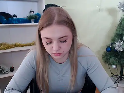 CrazyGloria online show from 6, 1, 2025