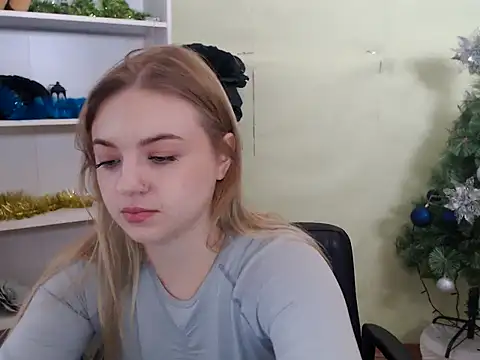 CrazyGloria online show from 12, 1, 2025