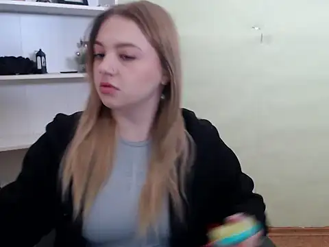 CrazyGloria online show from 9, 2, 2025