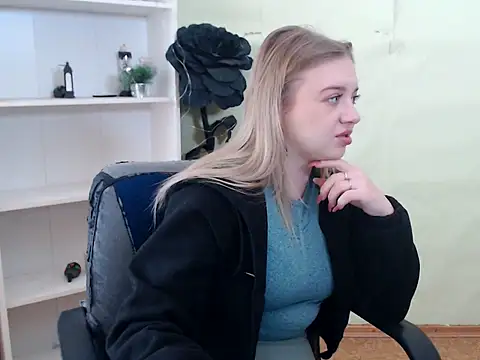 CrazyGloria online show from 22, 2, 2025