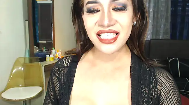 Snapshot of HugeKatarinaTS chatting on 26, 12, 2024 HugeKatarinaTS online show from 26, 12, 2024
