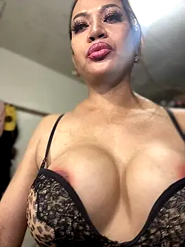 Snapshot of HugeKatarinaTS chatting on 25, 9, 2025 HugeKatarinaTS online show from 25, 9, 2025