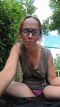 Dettybitch40 online show from 9, 7, 2026