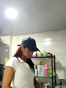 Snapshot of HannaPetit chatting on 17, 9, 2025 HannaPetit online show from 17, 9, 2025