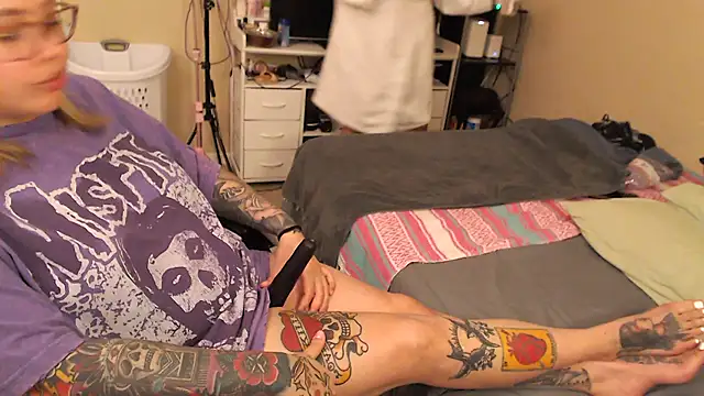 nativepumpkin95 online show from 3, 1, 2025