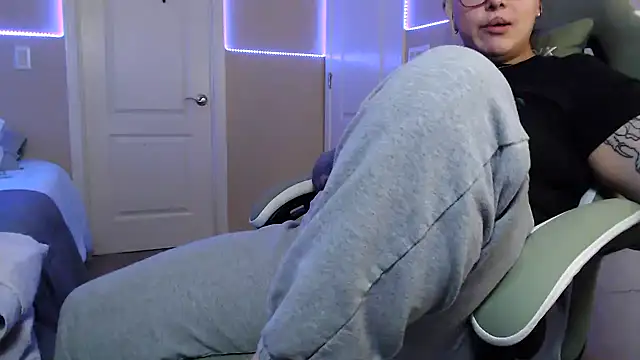 nativepumpkin95 online show from 25, 1, 2025