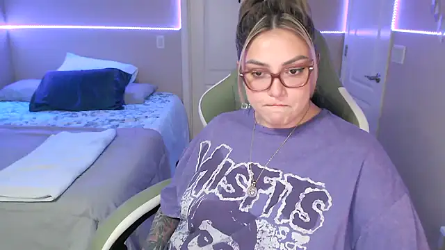 nativepumpkin95 online show from 8, 2, 2025