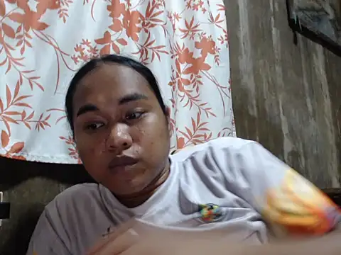 Snapshot of bettina_love chatting on 10, 10, 2025 bettina love online show from 10, 10, 2025