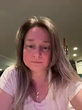 Snapshot of Vivian_MayXxX chatting on 8, 3, 2025 Vivian MayXxX online show from 8, 3, 2025