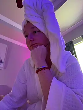 Vivian MayXxX online show from 4, 10, 2025