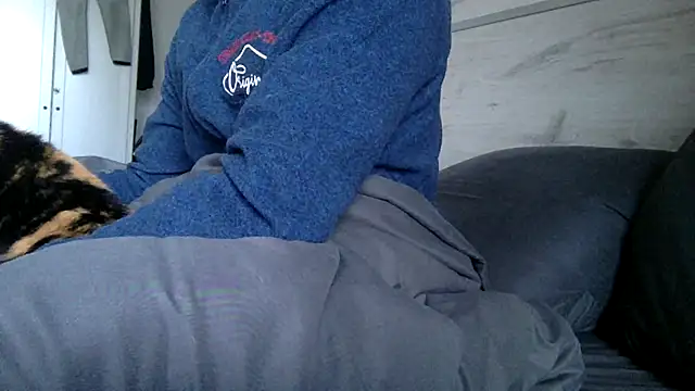 curioushetero online show from 28, 1, 2025