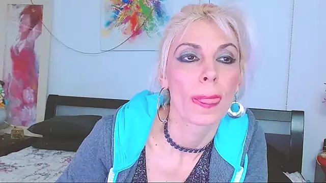 Snapshot of HoneyLara chatting on 5, 2, 2025 HoneyLara online show from 5, 2, 2025