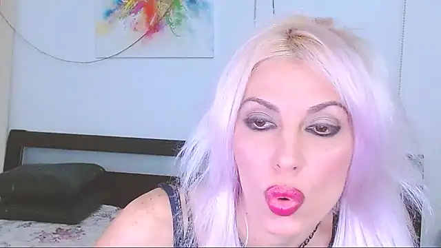 Snapshot of HoneyLara chatting on 5, 2, 2025 HoneyLara online show from 5, 2, 2025